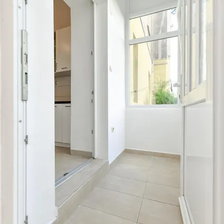 Two Bedroom Apartment - Bridge - Ae1557