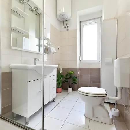 Two Bedroom Apartment - Bridge - Ae1557